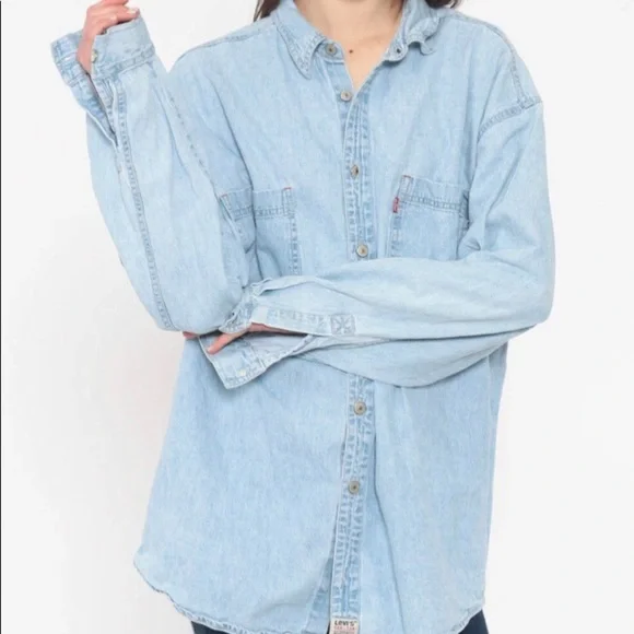 LEVIS XL LOOSE FIT DENIM LONG SLEEVES LIKE NEW​